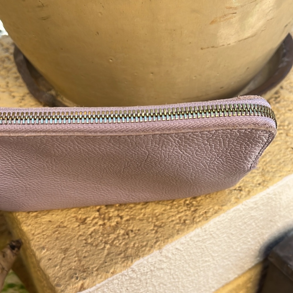 Authentic Mark & Graham Leather Zip Pouch - Picture 15 of 16